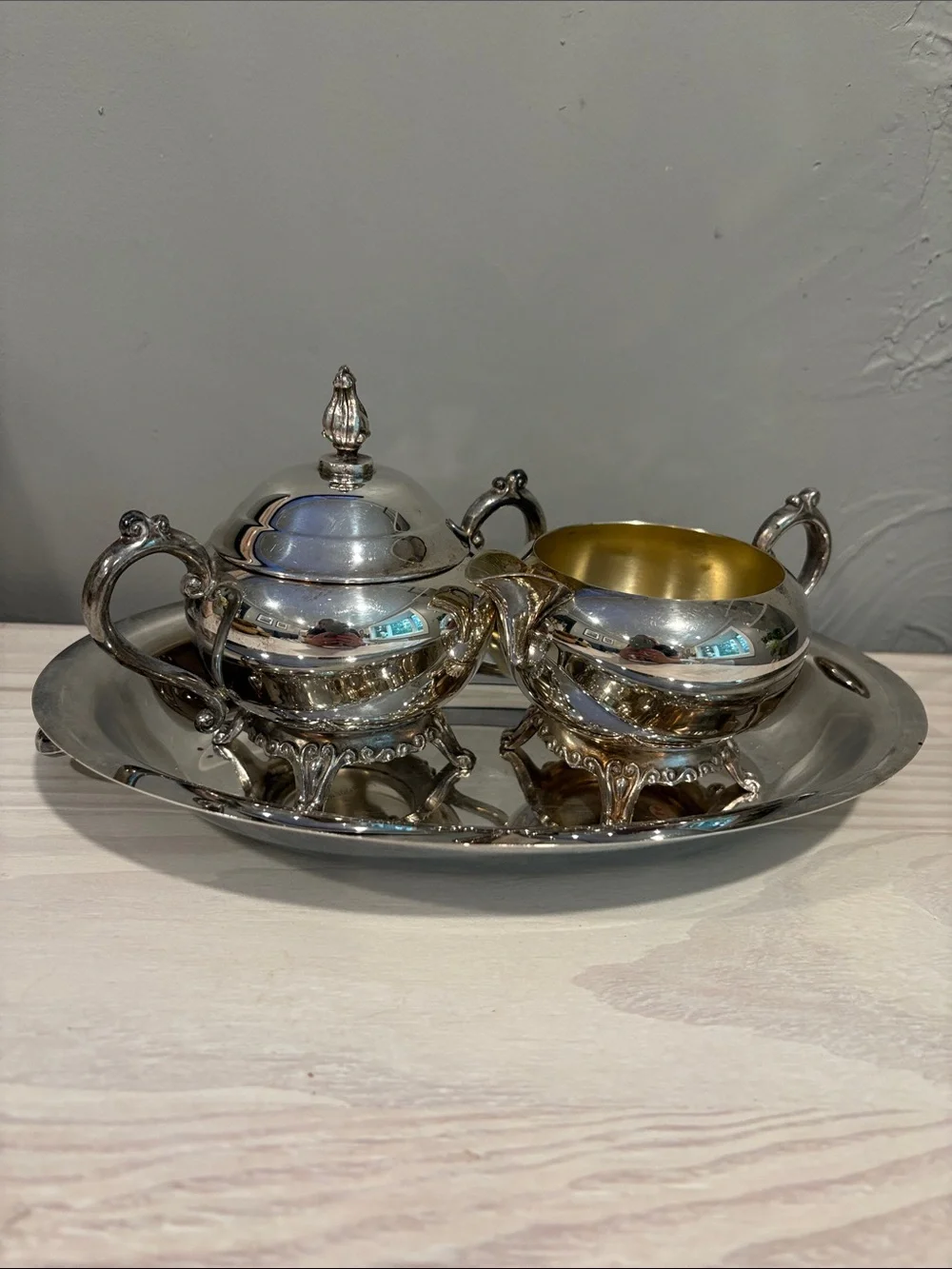 VTG FB Rogers Silver Co Silverplate Footed Creamer & Lidded Sugar Bowl w/ Tray